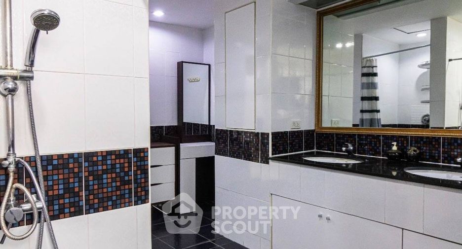 For rent 3 ベッドルーム condo in Khlong Toei, Bangkok