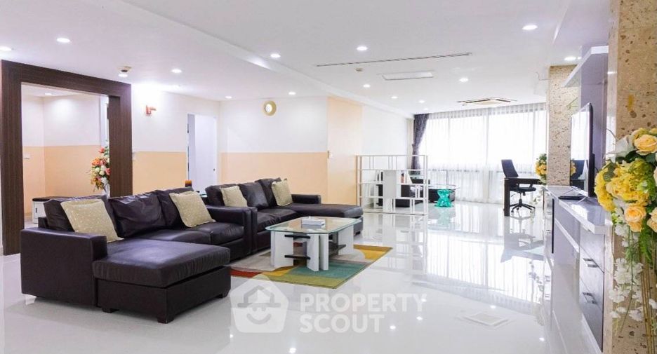 For rent 3 ベッドルーム condo in Khlong Toei, Bangkok