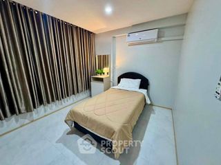 For rent 3 ベッドルーム condo in Huai Khwang, Bangkok