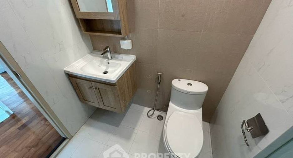 For rent 2 ベッドルーム condo in Watthana, Bangkok