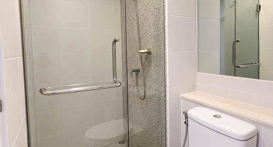 For rent 2 bedrooms condo in Bang Phlat, Bangkok