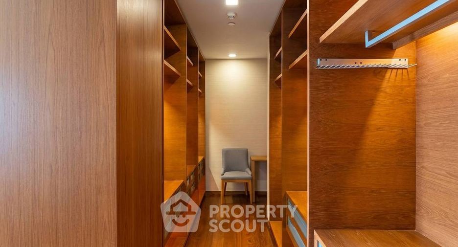 For rent 2 bedrooms condo in Sathon, Bangkok
