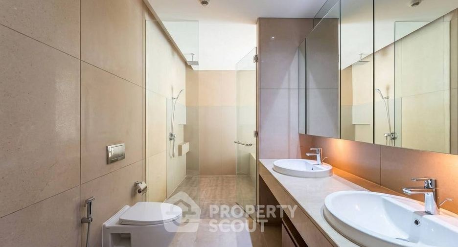 For rent 2 bedrooms condo in Sathon, Bangkok