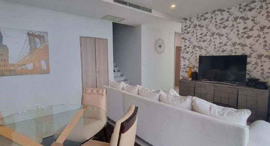 For rent 3 bedrooms condo in Pathum Wan, Bangkok