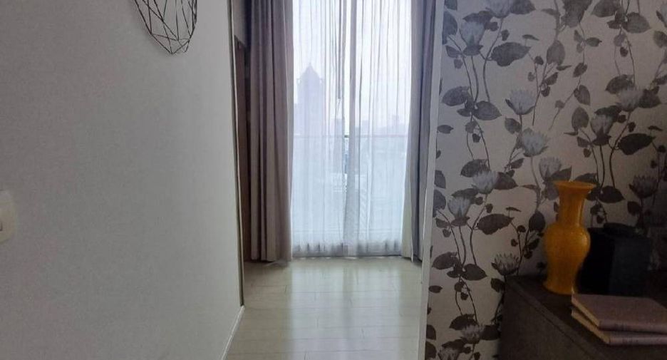 For rent 3 bedrooms condo in Pathum Wan, Bangkok