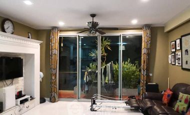 For rent 2 bedrooms condo in Sathon, Bangkok