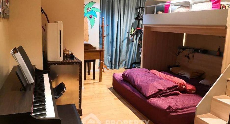 For rent 2 bedrooms condo in Sathon, Bangkok