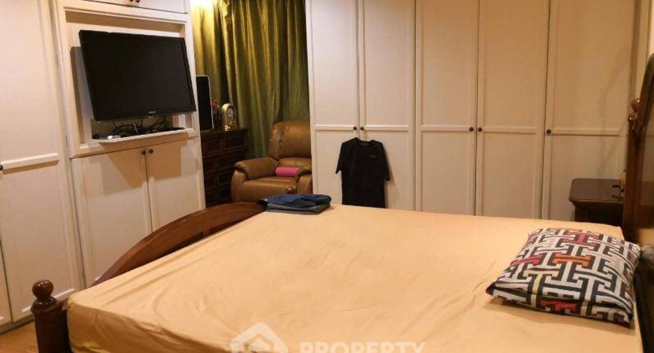 For rent 2 bedrooms condo in Sathon, Bangkok