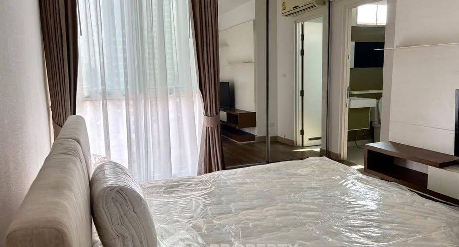 For rent 2 bedrooms condo in Thon Buri, Bangkok