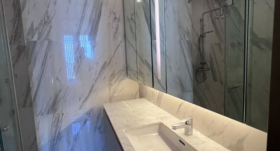 For rent 1 bed condo in Pathum Wan, Bangkok