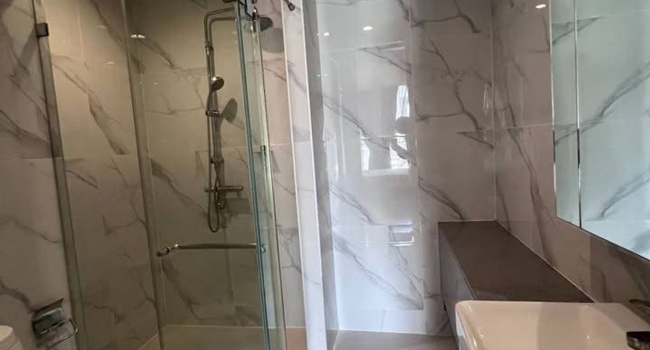For rent 1 bed condo in Pathum Wan, Bangkok