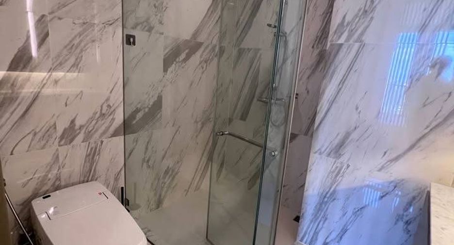 For rent 1 bed condo in Pathum Wan, Bangkok