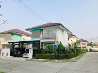 À vendre 3 chambres maison à Saphan Sung, Bangkok
