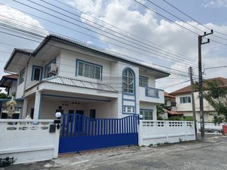 出售 3 卧室 独立屋 在 Khlong Sam Wa, 曼谷