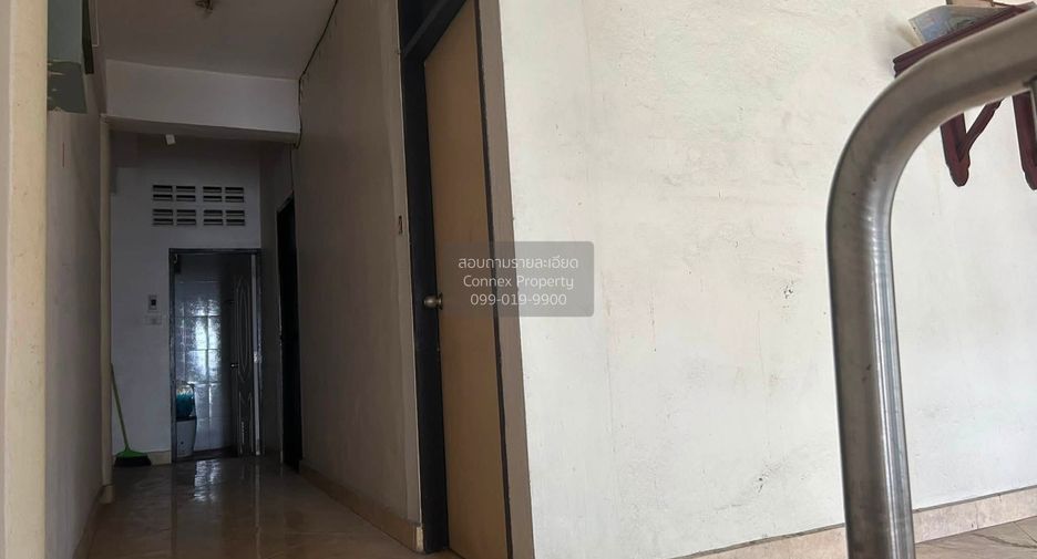 Casa adosada en venta de 11 habitaciones en Bang Khae, Bangkok