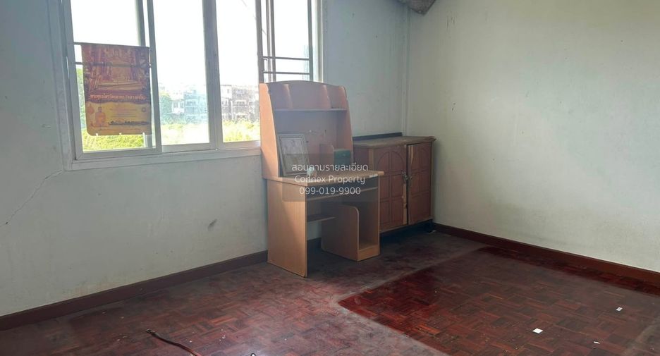 Casa adosada en venta de 11 habitaciones en Bang Khae, Bangkok