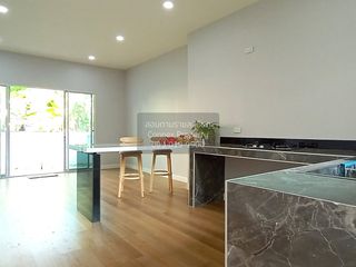 For sale 4 bedrooms house in Lam Luk Ka, Pathum Thani
