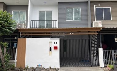 Reihenhaus zum Kauf mit 3 Zimmer in Bang Phli, Samut Prakan
