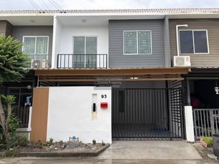 Reihenhaus zum Kauf mit 3 Zimmer in Bang Phli, Samut Prakan