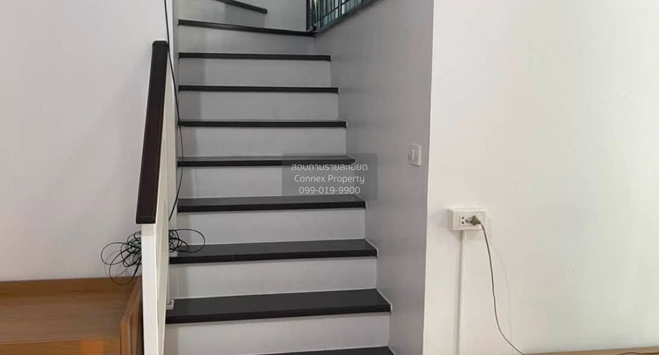 Casa adosada en venta de 3 habitaciones en Mueang Samut Prakan, Samut Prakan