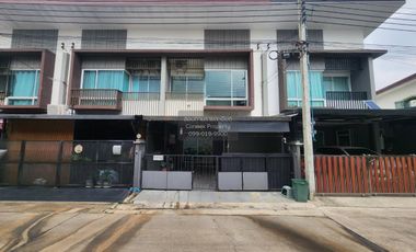 Casa adosada en venta de 5 habitaciones en Mueang Nonthaburi, Nonthaburi