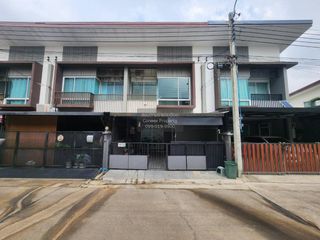 Casa adosada en venta de 5 habitaciones en Mueang Nonthaburi, Nonthaburi