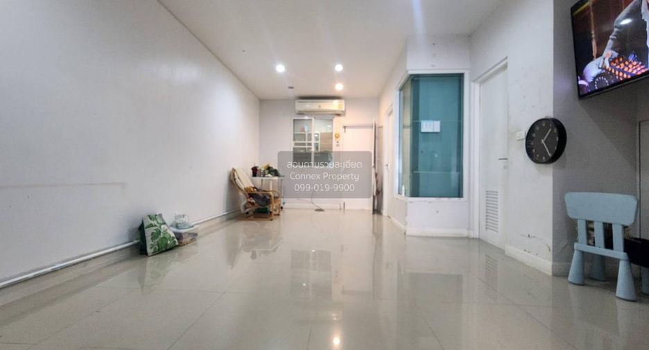 Casa adosada en venta de 5 habitaciones en Mueang Nonthaburi, Nonthaburi