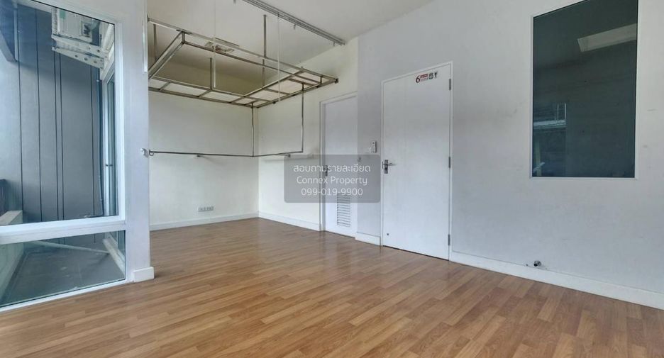 Casa adosada en venta de 5 habitaciones en Mueang Nonthaburi, Nonthaburi