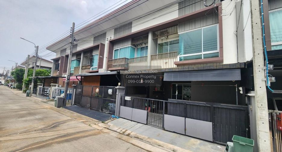 Casa adosada en venta de 5 habitaciones en Mueang Nonthaburi, Nonthaburi