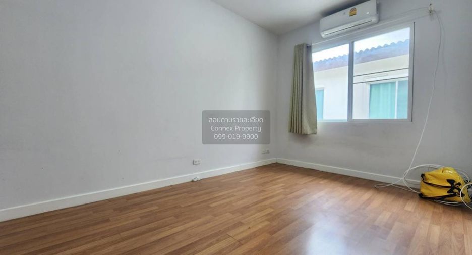 Casa adosada en venta de 5 habitaciones en Mueang Nonthaburi, Nonthaburi