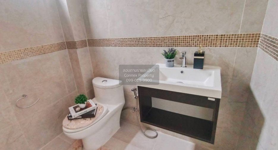 Casa adosada en venta de 4 habitaciones en Bang Na, Bangkok