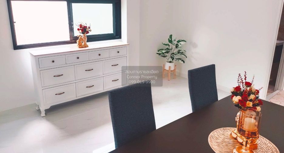 Casa adosada en venta de 4 habitaciones en Bang Na, Bangkok