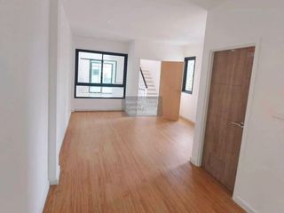 Casa adosada en venta de 4 habitaciones en Bang Na, Bangkok