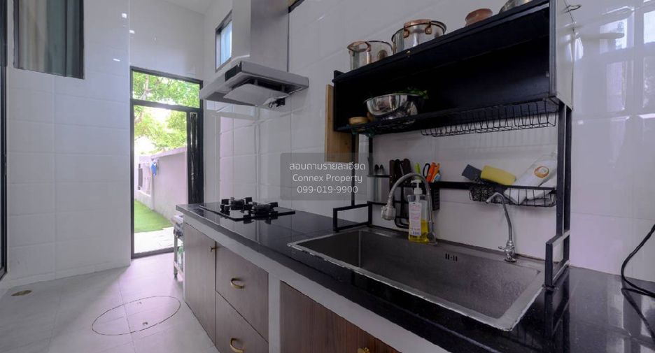 For sale 4 ベッドルーム house in Wang Thonglang, Bangkok
