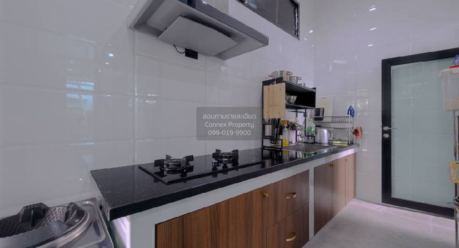 For sale 4 ベッドルーム house in Wang Thonglang, Bangkok