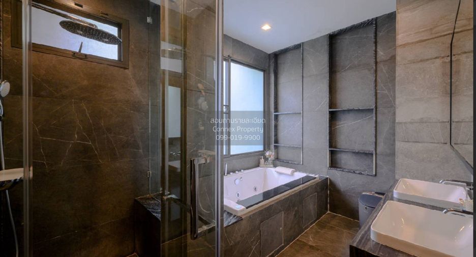 For sale 4 ベッドルーム house in Wang Thonglang, Bangkok