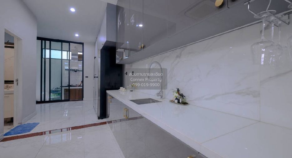 For sale 4 ベッドルーム house in Wang Thonglang, Bangkok