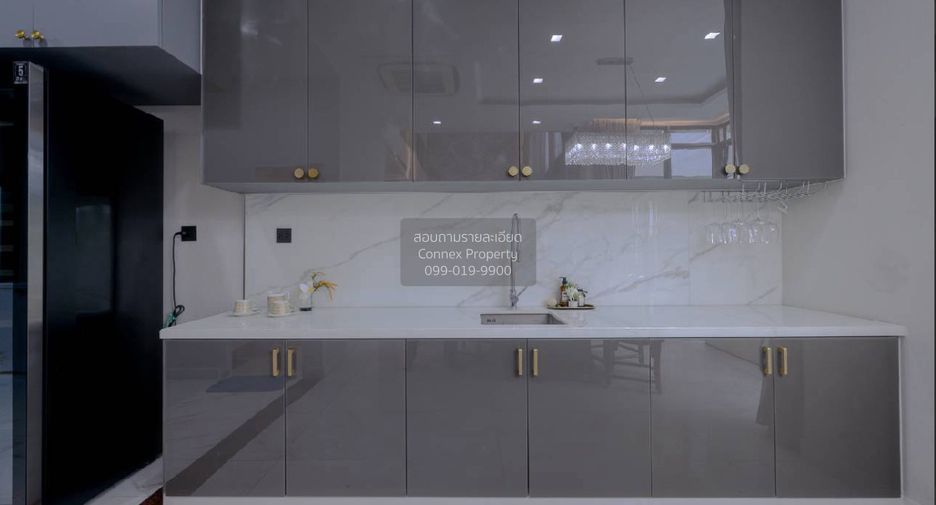 For sale 4 ベッドルーム house in Wang Thonglang, Bangkok