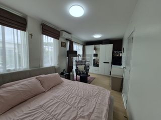 Casa adosada en venta de 3 habitaciones en Mueang Samut Prakan, Samut Prakan