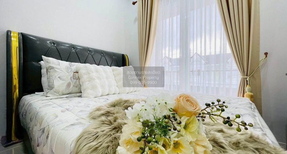 For sale 3 bedrooms townhouse in Bang Lamung, Chonburi