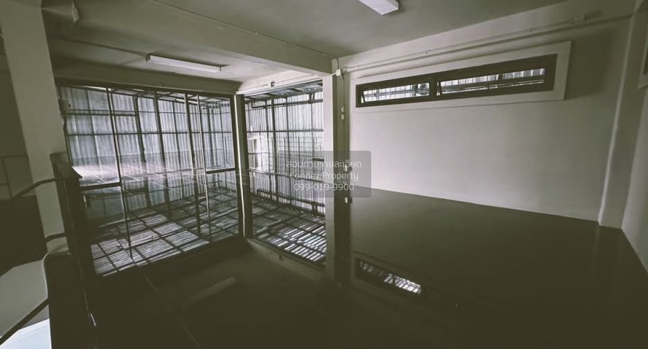 出售 10 卧室 联排别墅 在 Chatuchak, 曼谷