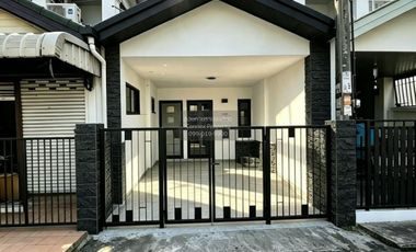 Reihenhaus zum Kauf mit 3 Zimmer in Khlong Sam Wa, Bangkok