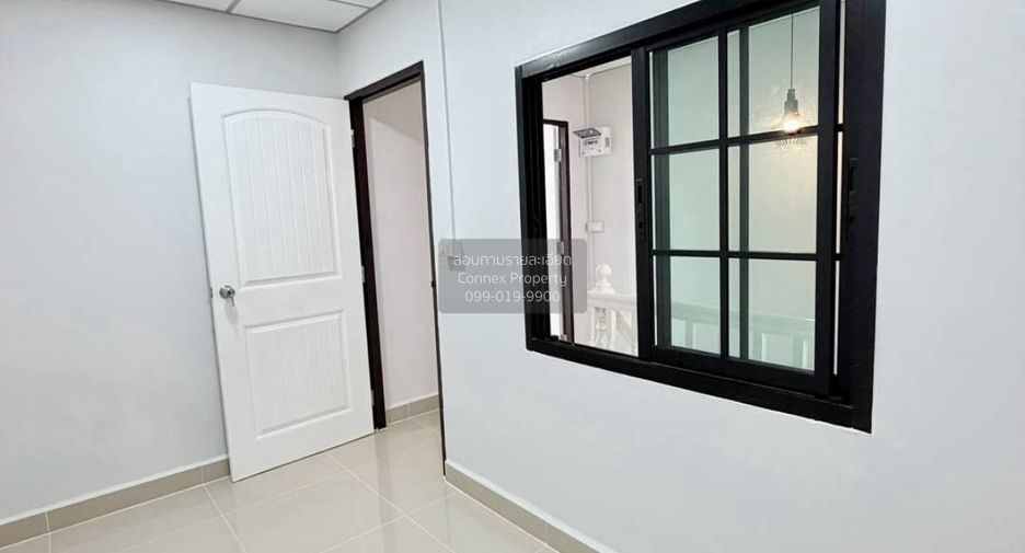 Casa adosada en venta de 3 habitaciones en Mueang Nonthaburi, Nonthaburi