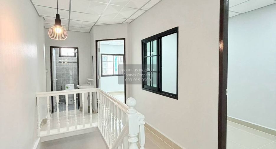 Casa adosada en venta de 3 habitaciones en Mueang Nonthaburi, Nonthaburi