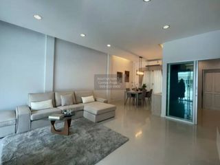 Casa adosada en venta de 3 habitaciones en Mueang Nonthaburi, Nonthaburi