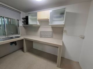 Casa adosada en venta de 3 habitaciones en Bang Khen, Bangkok