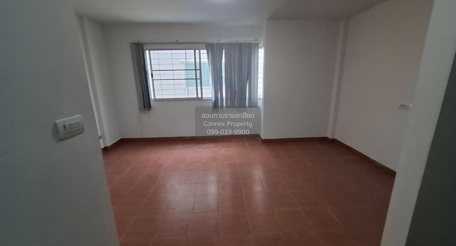 Casa adosada en venta de 3 habitaciones en Bang Khen, Bangkok