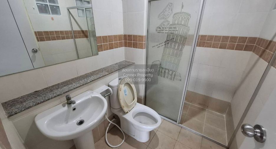 Casa adosada en venta de 3 habitaciones en Bang Khen, Bangkok