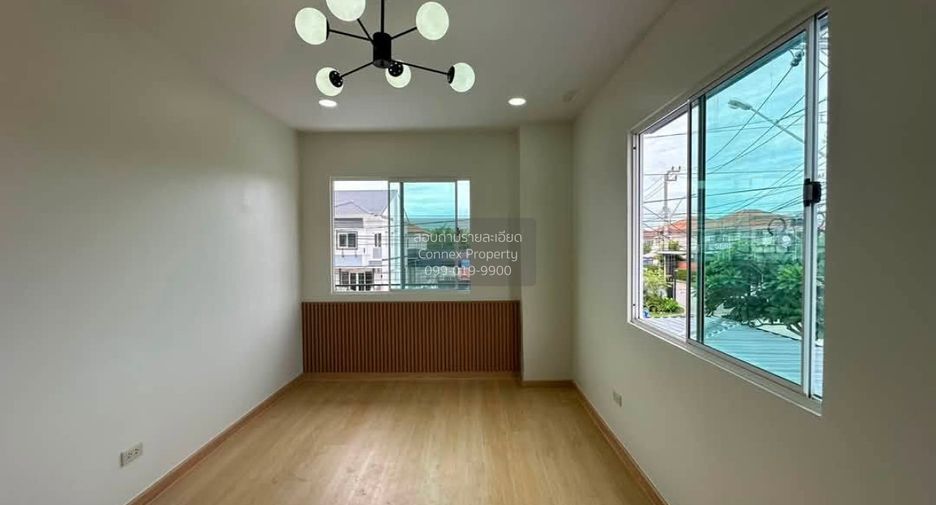 Casa adosada en venta de 3 habitaciones en Nong Khaem, Bangkok