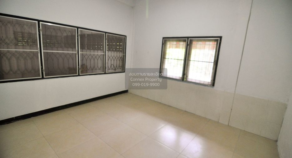 Casa adosada en venta de 3 habitaciones en Bang Khen, Bangkok